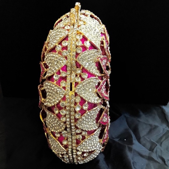 Natasha Couture Flower Clutch - Picture 4 of 4